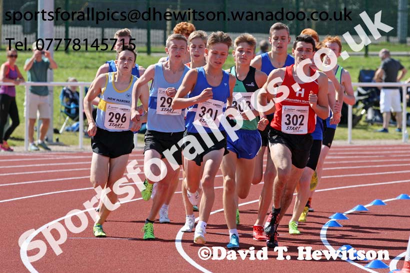 Under-17 mens 1500 metres. Photo: David T. Hewitson/Sports for All Pics